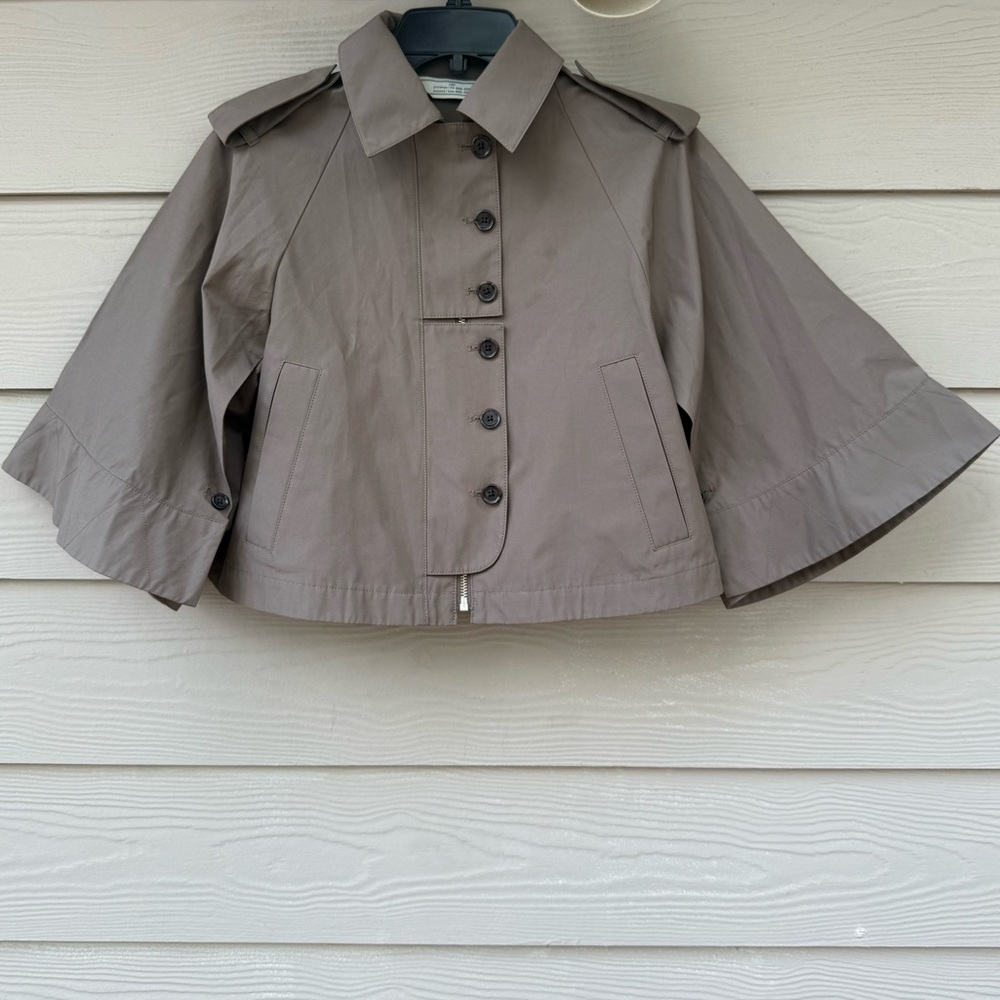 Cropped Cape Trench Jacket in Olive Green - Picture 5 of 16